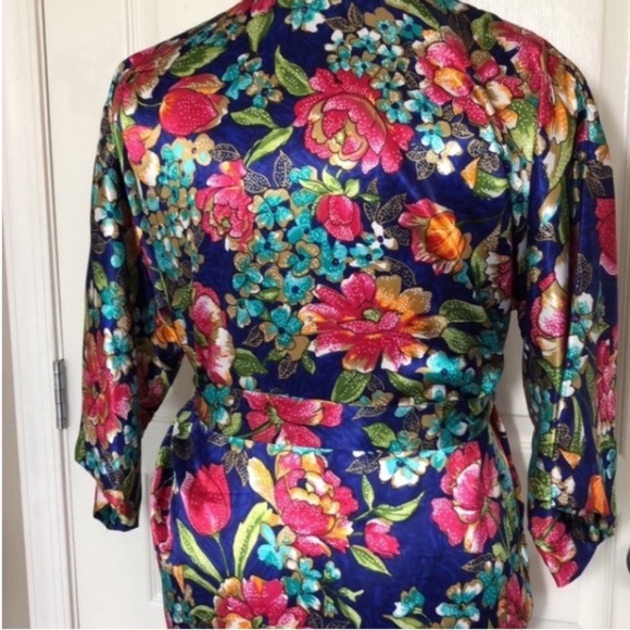 California Dynasty Long Floral Robe Kimono USA Purple Blue Satin Pocket Vintage - Picture 14 of 17